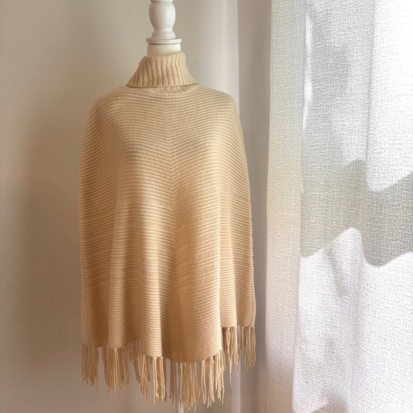 TALBOTS 100% Wool Ivory Cream Turtleneck Poncho with Fringe Made in Japan S/M - Picture 3 of 14